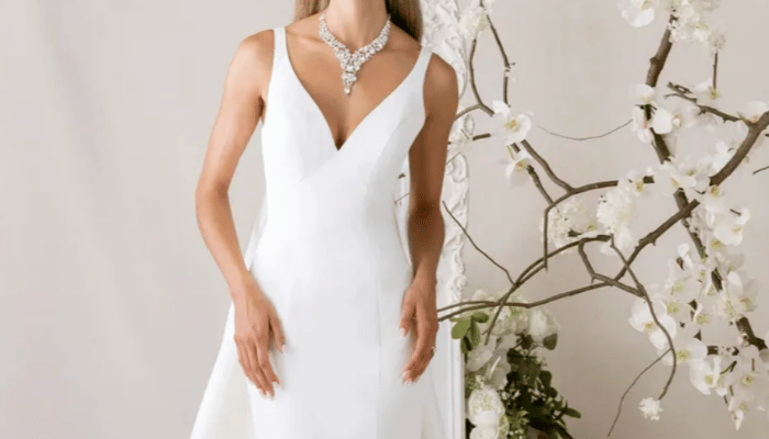 White wedding dress perfect for brides with inverted triangle body