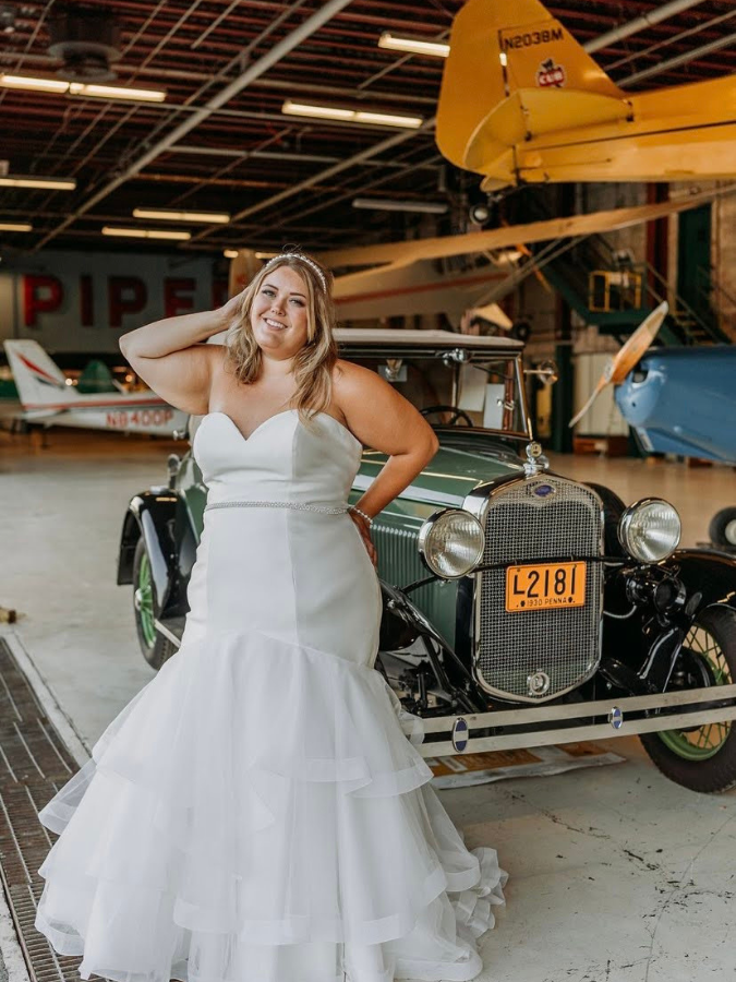 plus size bride wearing a mermaid wedding dress