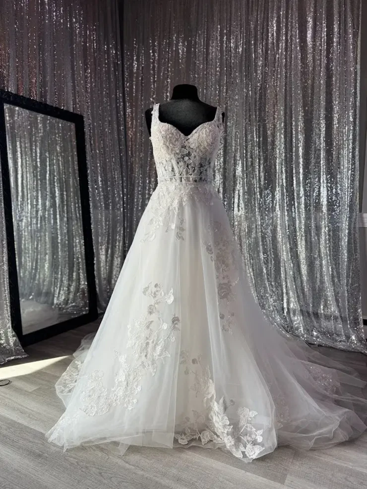 Style #CWE19323 Amaya Default Thumbnail Image